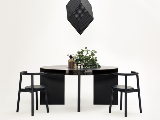 Donald Discussion table | Tables de repas | New Tendency