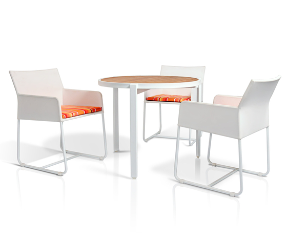 Allux dining table 70x70 cm (Base P) | Bistrotische | Mamagreen