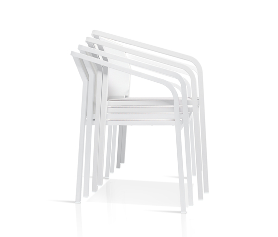 Allux dining armchair | Chaises | Mamagreen