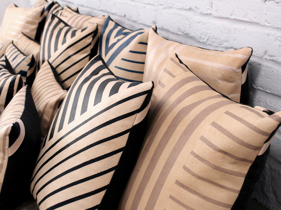 Desert Sand Stripe Leather Pillow - 12x16 | Cojines | AVO