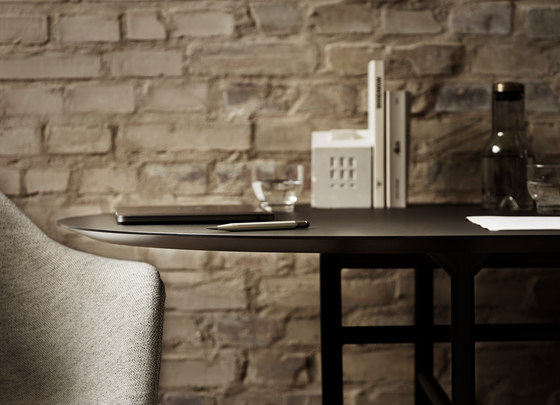 Snaregade Dining Table | Oval Black | Esstische | Audo Copenhagen