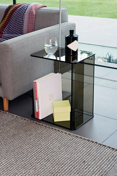 Lucent small side table | Beistelltische | Case Furniture