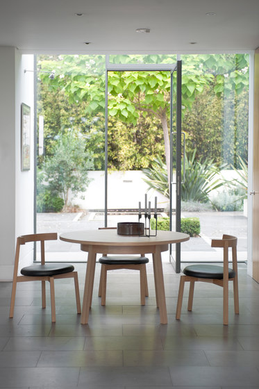 Oki Nami stool | Barhocker | Case Furniture