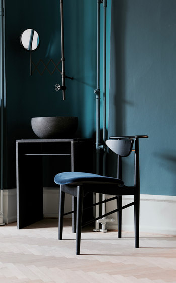 Reading Chair | Chaises | House of Finn Juhl - Onecollection