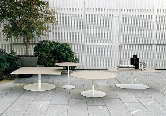 Bellagio Outdoor Coffee Table | Tables d'appoint | Minotti