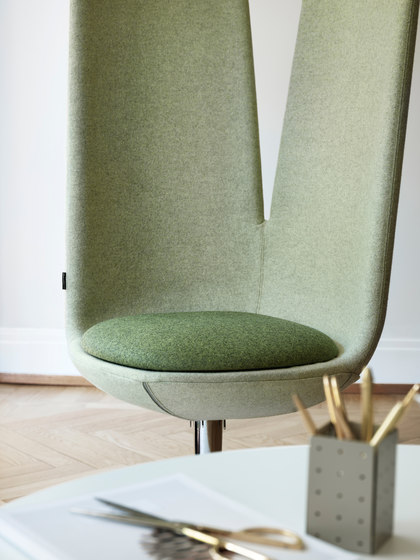 Petals F-372 | Chairs | Skandiform