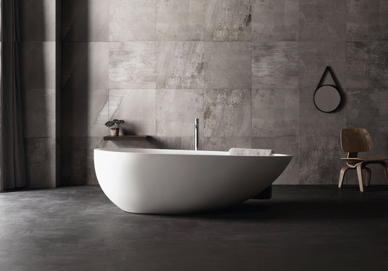 Eigg Bath | Bañeras | Claybrook Interiors Ltd.