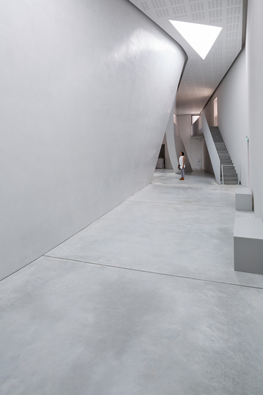 Nuvolato Floor - Yellow Buff | Concrete / cement flooring | Ideal Work