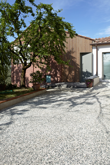 Sassoitalia Floor - Cammello, Grigio, Misto orientale | Concrete / cement flooring | Ideal Work