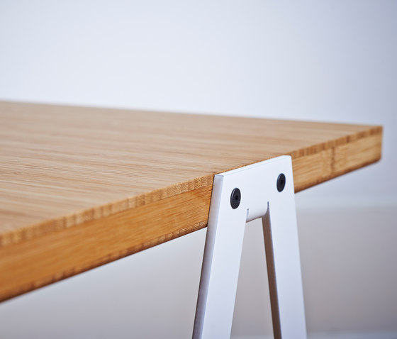 Junior Side Table | Tavolini alti | ChristelH