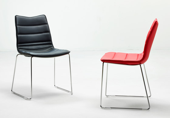 S10 Chair | Chaises | Cube Design
