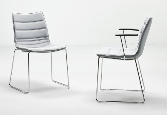 S10 Bar Stool | Bar stools | Cube Design