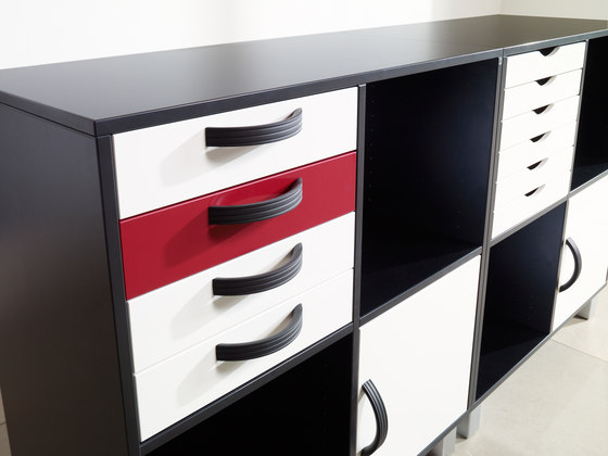 Quadro Bookcase | Armadi | Cube Design