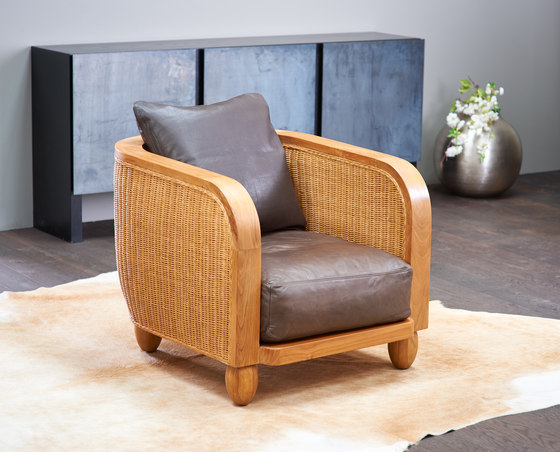 Lobby armchair | Poltrone | Lambert