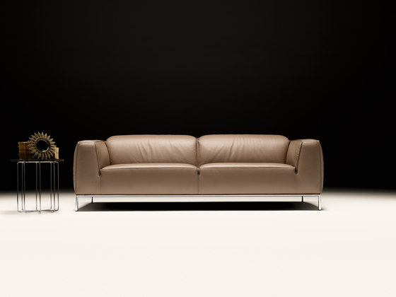 Bardolino sofa | Divani | Loop & Co