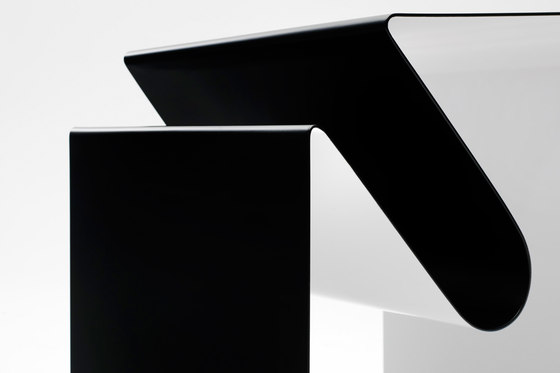 V44 Side table | Side tables | Müller Möbelfabrikation