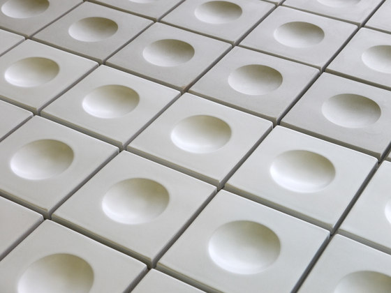 Dot | Ceramic tiles | Kenzan