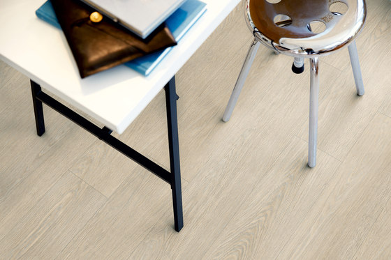 Classic Plank vinyl grey heritage oak | Synthetic tiles | Pergo