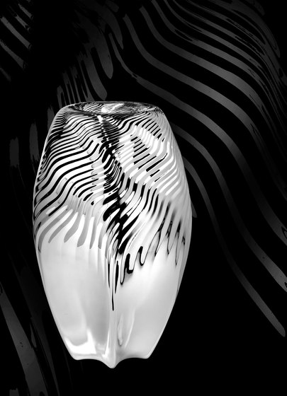 Zaha Hadid – Vase Loa | Floreros | Wiener Silber Manufactur
