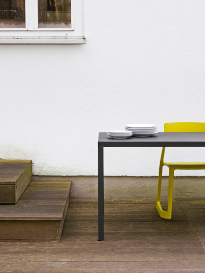 Lotus Table | Dining tables | S+ Systemmöbel