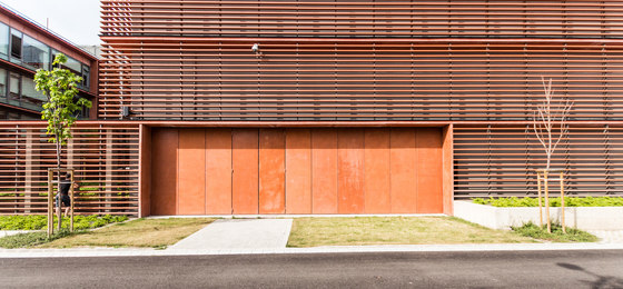 Sleek Panel Grey Brown | Beton Platten | IVANKA