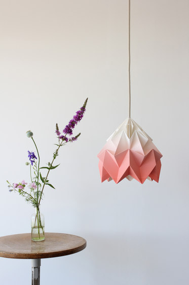 Moth Lamp - Gradient Coral | Pendelleuchten | Studio Snowpuppe