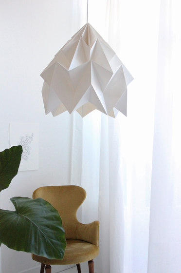 Moth Lamp - White/Grey | Lampade sospensione | Studio Snowpuppe