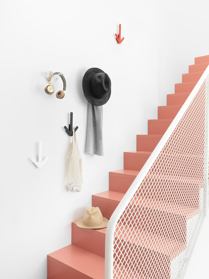 Arrow hanger | Crochets | Design House Stockholm