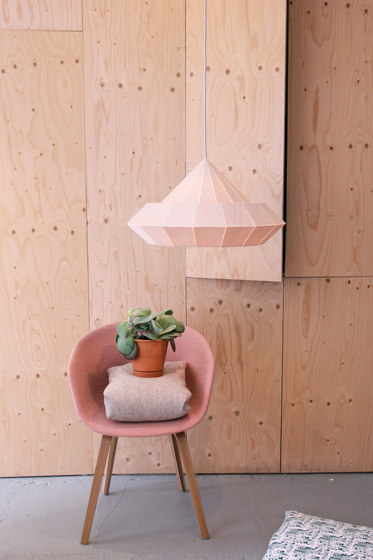 Woodpecker Lamp – Birch Wood | Lámparas de suspensión | Studio Snowpuppe