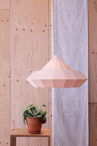 Woodpecker Lamp – Birch Wood | Lampade sospensione | Studio Snowpuppe