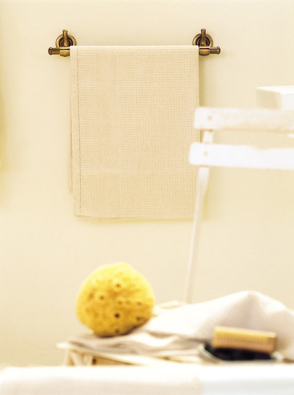 Windsor Free Standing Towel Bar | Towel rails | Pomd’Or
