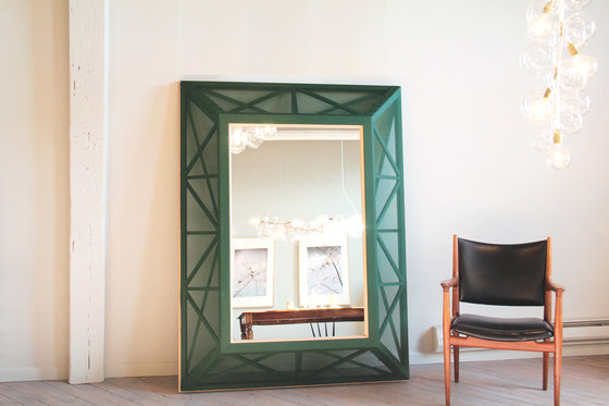 Klemens Triangle Mirror | Miroirs | PELLE