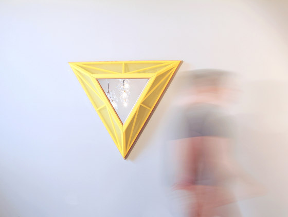Klemens Triangle Mirror | Spiegel | PELLE