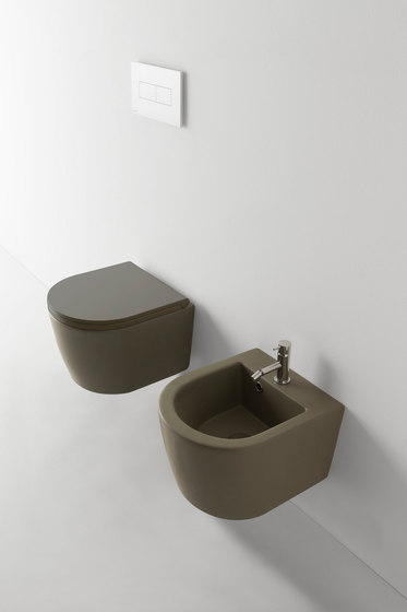 Bagno Di Colore Floor Mounted WC | WC | Globo