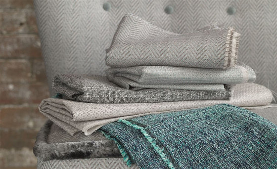 Bressay Fabrics | Benholm - Azure | Tejidos decorativos | Designers Guild