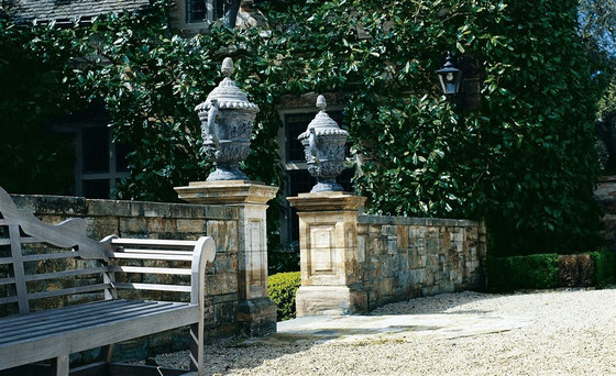 Signature Ashdown Manor | English Riding Velvet - Aubergine | Tessuti decorative | Designers Guild