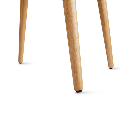 Bacco Chair in Fabric | Oak Legs | Stühle | Design Within Reach