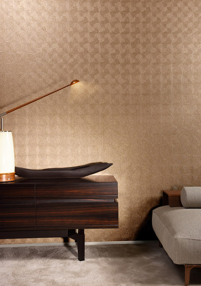 Mahlia Crest | Wall coverings / wallpapers | Arte