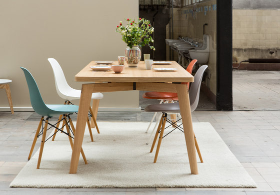 Private Space Dining Table Oak | Dining tables | ellenberger