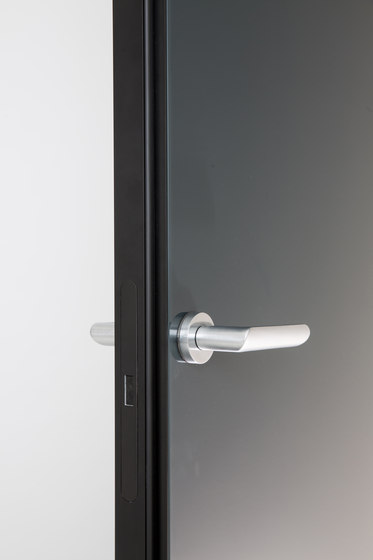 Alba | Infinito Hinged Door | Designed by Fabio Fantolino | Internal doors | Linvisibile