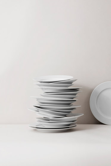 Rhombe Coupe plate | Dinnerware | Lyngby Porcelæn