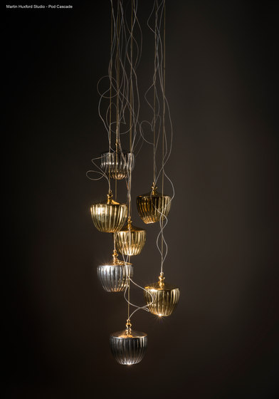 Pod Cascade Chandelier | Lámparas de suspensión | Martin Huxford Studio