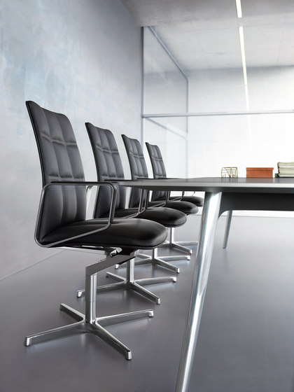 Leadchair Executive | Chairs | Walter K.