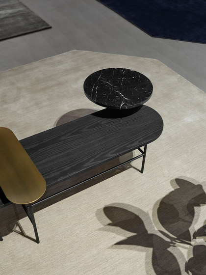 Palette JH25 Brass, Nero Marquina, Black Lacquered Ash | Tables basses | &TRADITION