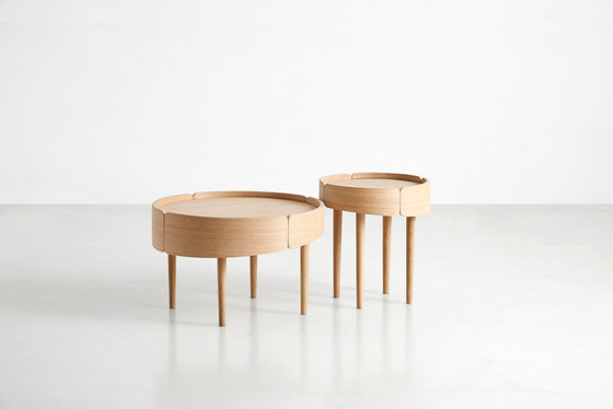 Skirt Coffee Table High | Tables d'appoint | WOUD