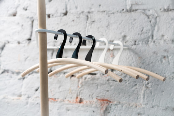 RIIPPA Hanger, nat. black hook, set of 5 | Coat hangers | Nordic Hysteria