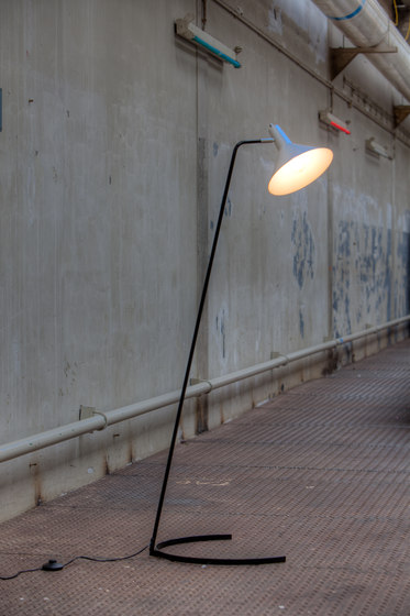 Floor Lamp No.1505: The Horse Shoe | Free-standing lights | ANVIA