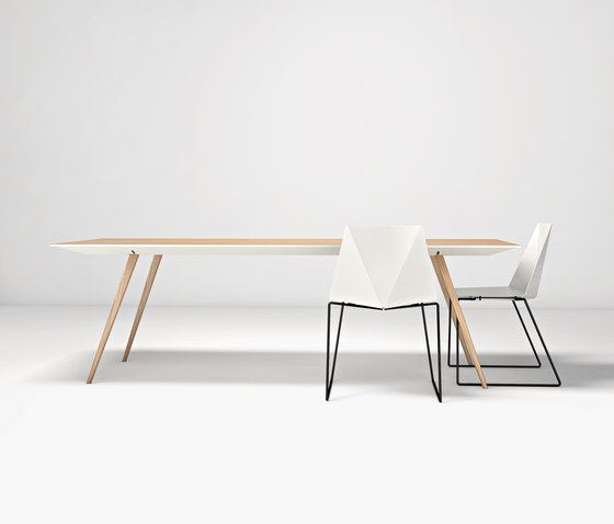 Rho table | Dining tables | OXIT design