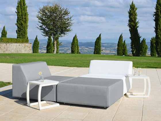 Happy Combination with a short and a long element and an ottoman | Sofás | Rausch Classics