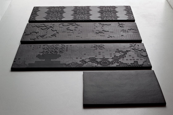 Bas-Relief garland nero | Piastrelle ceramica | Ceramiche Mutina